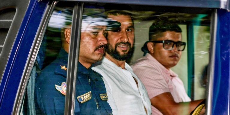 1000062051-1766061280