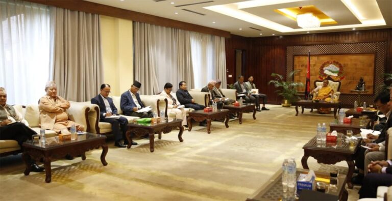 Sarkar-and-dalharuko-meeting-suru-at-baluwatar4-1024x527